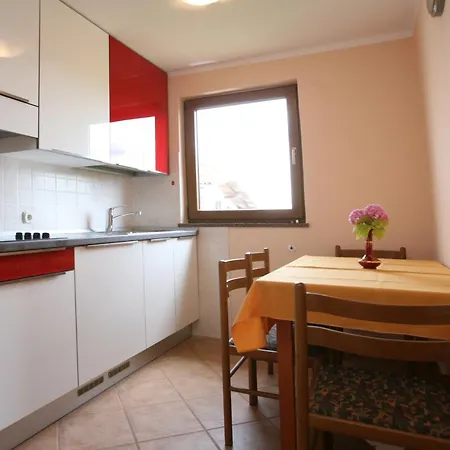 Neda Apartment *