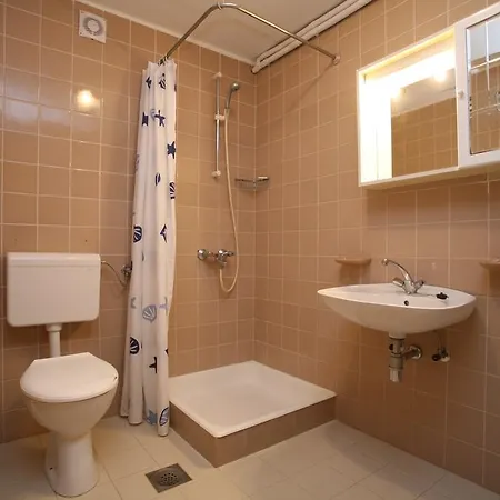 Neda Apartment *