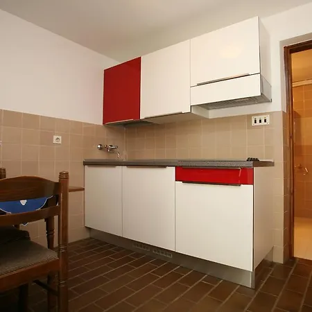 Neda Apartment *