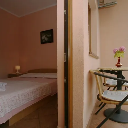 Neda Apartment Porec