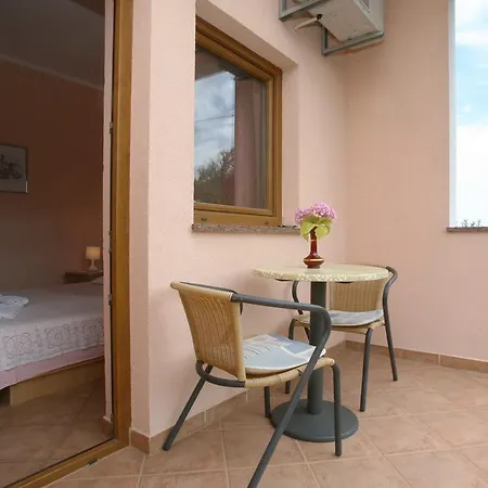 Neda Apartment
