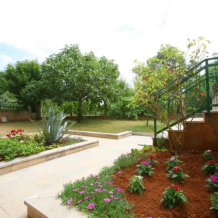 דירה Neda - South